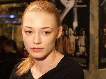 СМИ: Актриса Оксана Акиньшина выходит замуж и уезжает из России