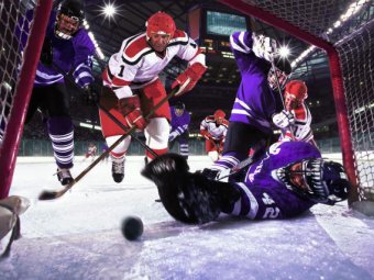 Российские хоккеисты уступили канадцам суперсерию-2012