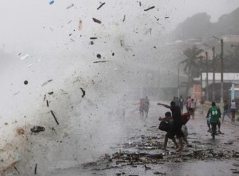 На США идет библейский ураган "Исаак": американцы спасаются бегством