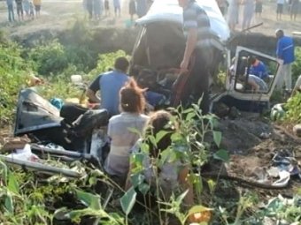 Страшная авария в Казахстане: 15 человек погибли, 22 ранены