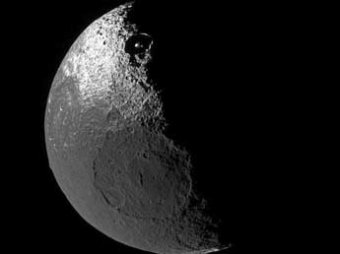 На луне Сатурна обнаружены 80-километровые "текущие" лавины