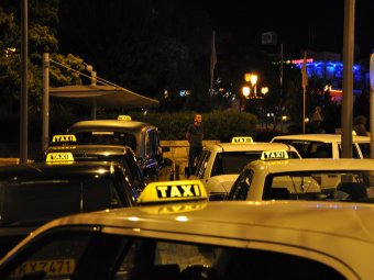На Кипре таксист напал на туристок из России