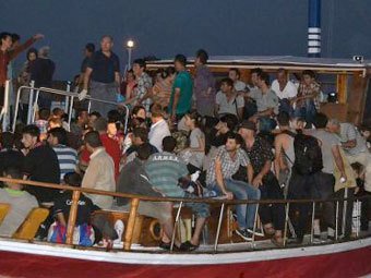 Судно с мигрантами затонуло у берегов Турции: число жертв приближается к 60