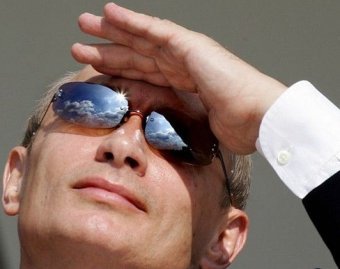 Эксперт: для того, чтобы журавли приняли Путина за своего, его оденут в белый халат и шлем с клювом