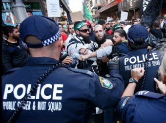 Мусульмане атаковали консульство США в Сиднее, требуя отрубить головы авторам антиисламского фильма