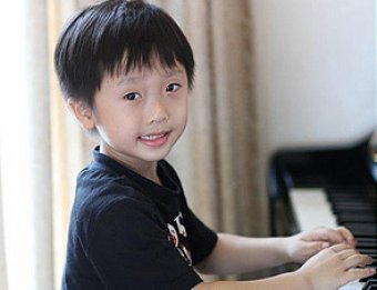 Пятилетний пианист виртуозной игрой покорил Интернет