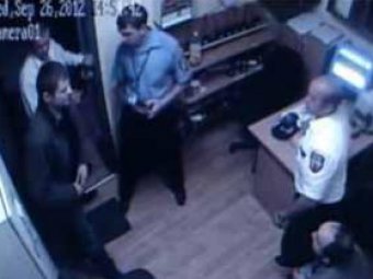 Обнародовано видео убийства охранников в киевском ТЦ "Караван"