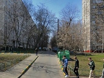 В Москве возле спортшколы похитили троих детей