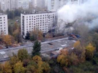 На пожаре в общежитии в Москве люди прыгали из окон девятиэтажки: есть жертвы