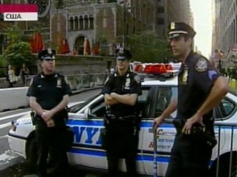 В Нью-Йорке жена помешала полицейскому изнасиловать и съесть сотню женщин