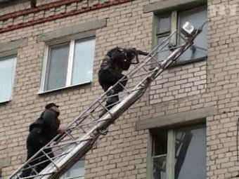 СМИ: Погибший в Казани сотрудник ФСБ спас своих сослуживцев и мирных жителей