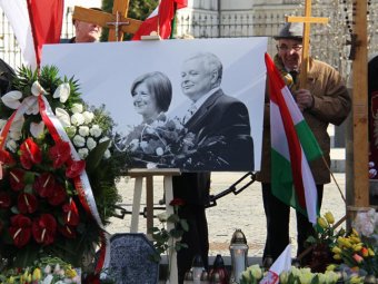 Польша подозревает Россию в утечке страшных фото жертв катастрофы под Смоленском