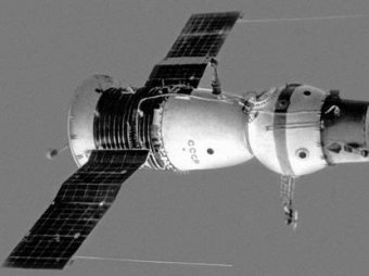 Советский спутник рухнет на Землю за два дня до конца света
