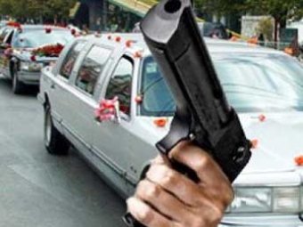 Свадебный скандал в Сочи: гости устроили стрельбу из лимузина с кавказскими номерами
