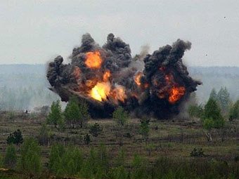 Под Оренбургом на полигоне взорвались боеприпасы: горят склады