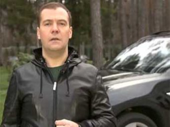 Блогеры и эксперты жестко раскритиковали идею Медведева о мегаштрафах на фоне BMW