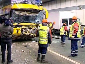 В Москве в тоннеле столкнулись 4 автобуса: есть пострадавшие