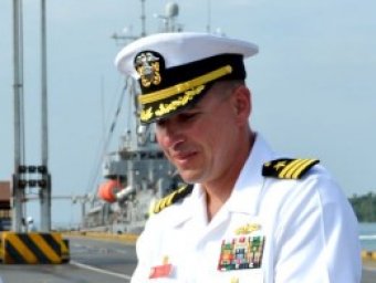 Капитан корабля ВМС США уволен за пьянство моряков в России
