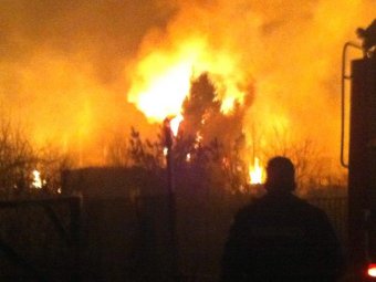 Из-за взрыва на газопроводе в Подмосковье загорелись частные дома