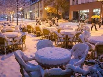 Европу накрыли аномальные снегопады: более 20 человек погибли