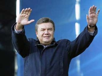 Янукович отправил украинское правительство в отставку