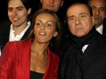 Берлускони объявил о помолвке с девушкой на 48 лет младше его
