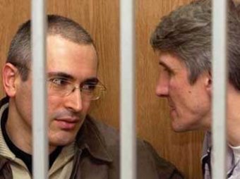 Омбудсмен Владимир Лукин обжаловал взыскание с Ходорковского 17 млрд