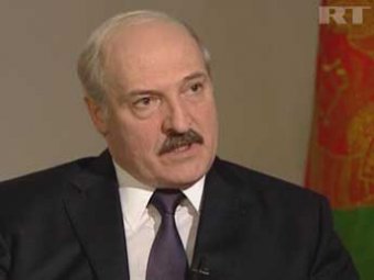 Лукашенко рассказал, что Дед Мороз подарил его 8-летнему сыну винтовку