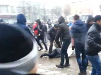 В Воронеже гей-пикет закончился массовым избиением активистов ЛГТБ