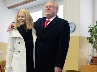 Обвинявшийся в связях с Россией экс-премьер стал президентом Чехии