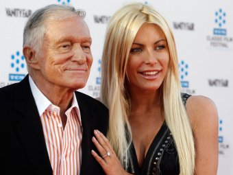 86-летний владелец Playboy женился на 26-летней "девушке месяца"