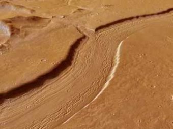 На Марсе обнаружена гигантская река протяженностью 1,5 тыс. км