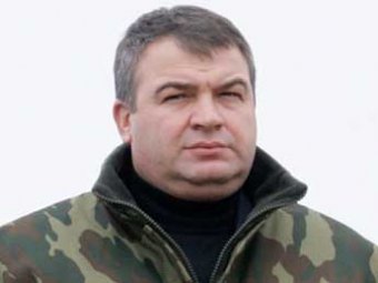 Сердюков снова приехал на допрос в СКР по делу "Оборонсервиса"