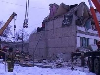 В Чувашии взрывом разрушен многоэтажный дом: два человека погибли