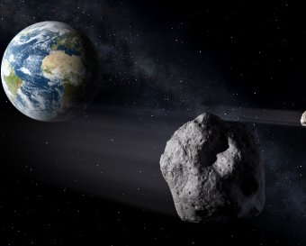 NASA показало в прямом эфире сближение астероида 2012 DA14 с Землей