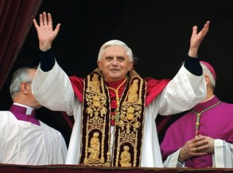 СМИ выяснили истинную скандальную причину отставки Папы Римского