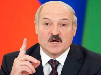 Лукашенко потребовал завалить Белоруссию "пальцем пиханной" колбасой