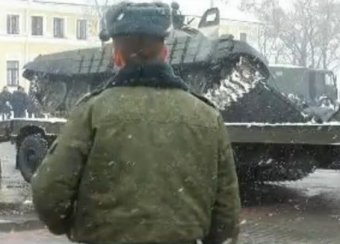 Во время празднования 23 февраля в Белоруссии уронили танк