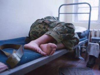Под Нижним Новгородом 38 больных солдат прятали от проверки в холодном помещении