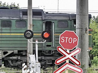 В Архангельской области лихач сбил пятерых человек и бросился под поезд