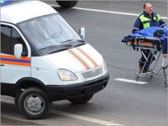 Водитель сбил людей, ожидавших общественного транспорта. В числе пострадавших двое детей.