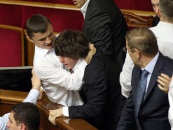 На Украине депутат ударил замгубернатора в лицо