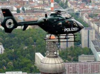 В небе над Берлином столкнулись два вертолёта: один человек погиб
