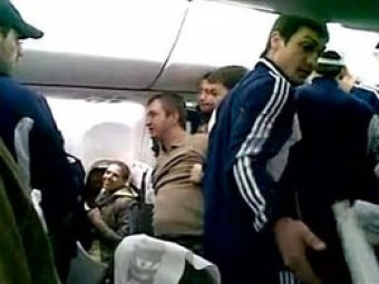Футболисты "Черноморца" обезвредили дебошира на борту самолета "Стамбул-Краснодар"