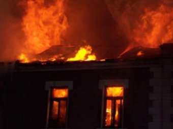 Здание "Ленифильма" горит в Санкт-Петербурге