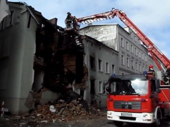 В Польше пьяный водитель полностью разрушил жилой дом, врезавшись в него