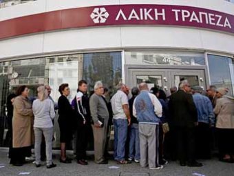 Скандал на Кипре: родственники президента перевели из проблемного банка более 20 млн евро