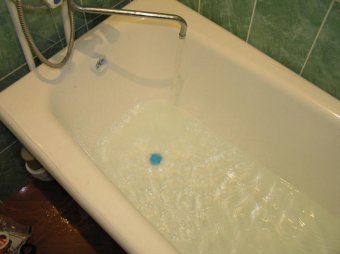 В Подмосковье девочка утонула в ванне, пока её отец играл на компьютере
