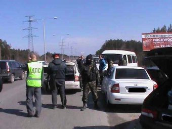 В Сургуте полиция предотвратила новое побоище: задержаны 160 вооруженных людей на машинах