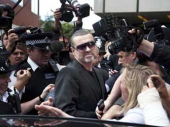 Британский певец Джордж Майкл разбился в окрестностях Лондона